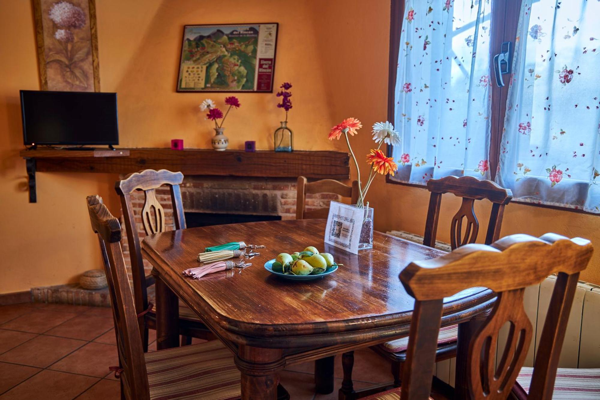 Casa Rural Fuente Del Arca Montejo Montejo de la Sierra Eksteriør bilde